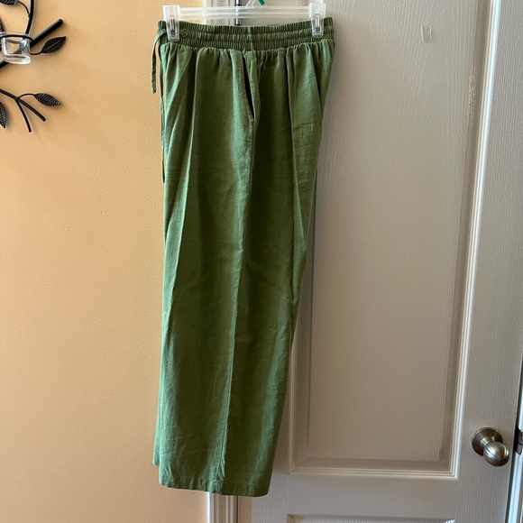 Beautiful 2 piece outfit with pockets - Picture 2 of 5